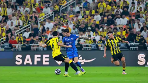 من مباراة الهلال والاتحاد في دوري روشن