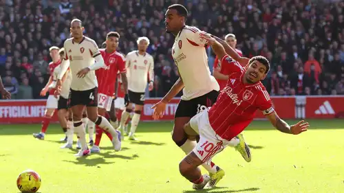 مباراة ليفربول ونوتينغهام فورست في الدوري الإنجليزي