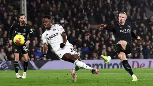 من مباراة مانشستر سيتي وفولهام