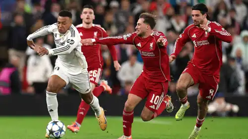 مبابي في مواجهة ليفربول وريال مدريد