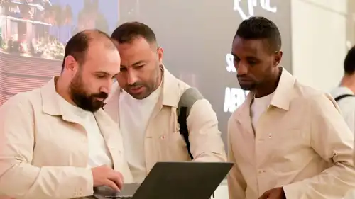 أحمد عبد الرؤوف رفقة محمد علاء وعامر صبري