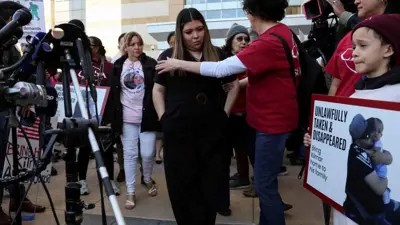 جينيفر فاسكيز سورا زوجة كيلمار خارج المحكمة في بميريلاند