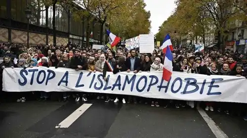 مسيرة مناهضة للإسلاموفوبيا في فرنسا