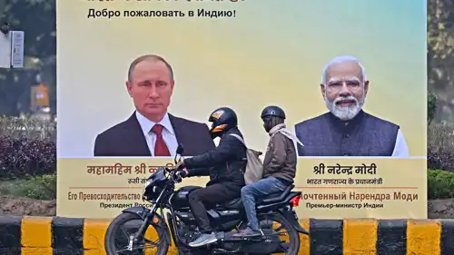 لوحة ترحيبية لبوتين ومودي في نيودلهي