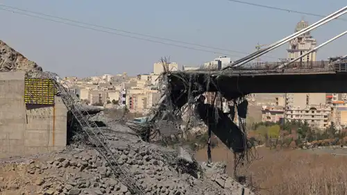 آثار الدمار جراء القصف الأمريكي على إيران