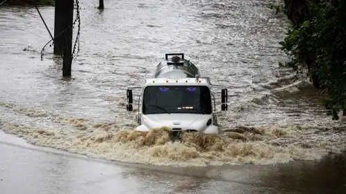  طريق غمرته المياه مع مغادرة إعصار إيرين في بورتوريكو