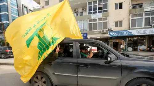 موالون لحزب الله في لبنان