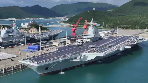 حاملة الطائرات الصينية فوجيان