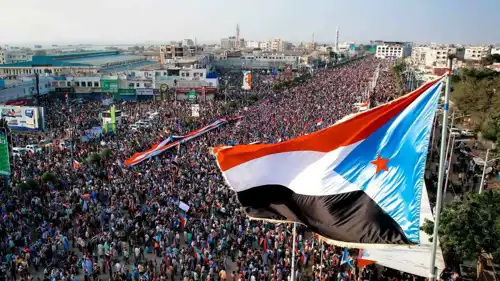 حشود مناصرة للانتقالي اليمني الجنوبي