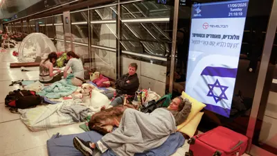 إسرائيليون يحتمون في محطة للسكك الحديدية