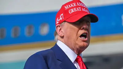 ترامب يتحدث للصحفيين