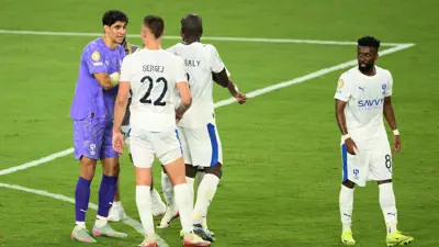 ياسين بونو حارس مرمى الهلال السعودي
