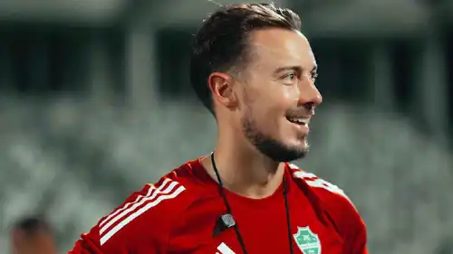 ماتياس يايسله مدرب الأهلي السعودي