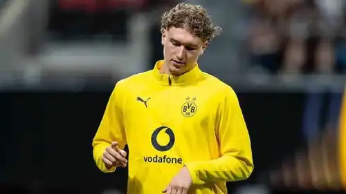 إلياس بن قارة لاعب رديف بروسيا دورتموند الألماني