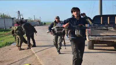 عناصر تابعة لهيئة تحرير الشام