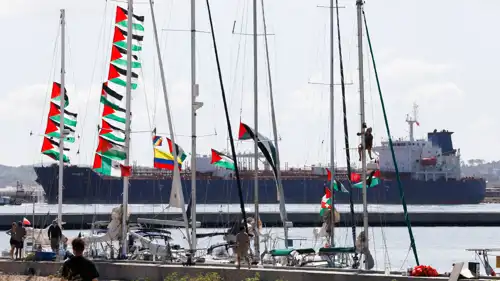 مشاركون في أسطول الصمود العالمي بتونس