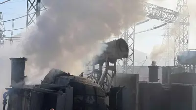 حريق إثر غارة جوية سابقة على صنعاء