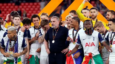 أنجي بوستيكوجلو