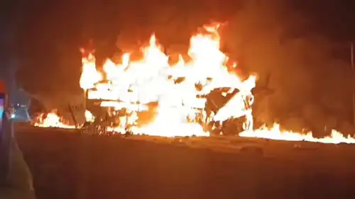 أثناء حريق الحافلة في جنوب الهند