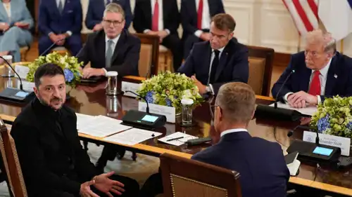 ترامب وزيلينسكي وماكرون وستارمر