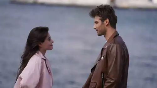 أبطال مسلسل "غريب في المرأة"