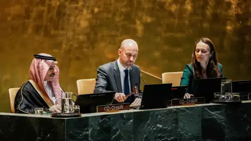 وزيرا الخارجية السعودي والفرنسي في مؤتمر حل الدولتين