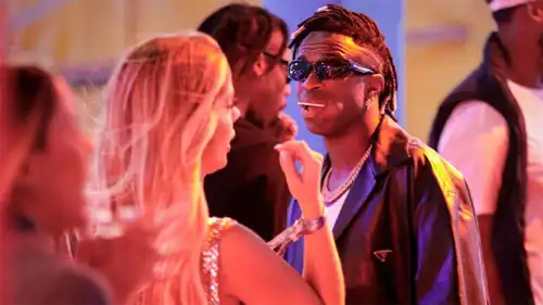 فينيسيوس بأحد الحفلات