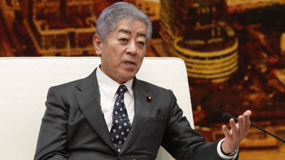 وزير الخارجية الياباني تاكيشي إيوايا