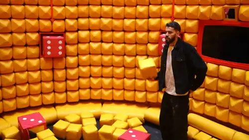 محمود بنتايج خلال ظهوره ببرنامج رامز ليفل الوحش