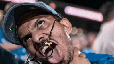 احتفال مشجع الهلال السعودي