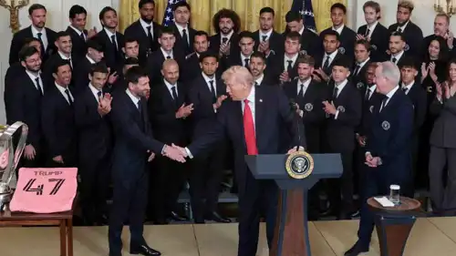 الرئيس الأمريكي دونالد ترامب أثناء تكريم إنتر ميامي