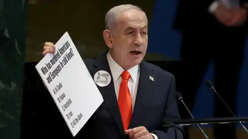 نتنياهو أثناء خطابة أمام الجمعية العامة للأمم المتحدة