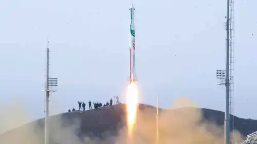 من إطلاق قمر صناعي إيراني 