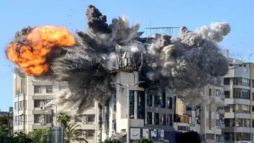 غارة إسرائيلية على مبنى قرب سفارة إيران في بيروت