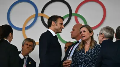 إيمانويل ماكرون خلال افتتاح أولمبياد باريس 2024