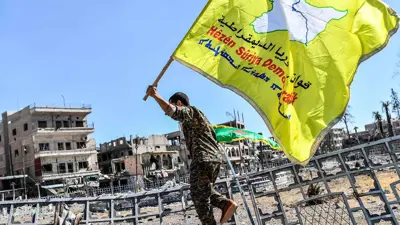 مقاتل في قوات سوريا الديمقراطية