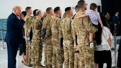 ترامب مع قوات الحرس الوطني