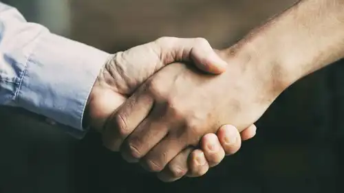 مصافحة - تعبيرية