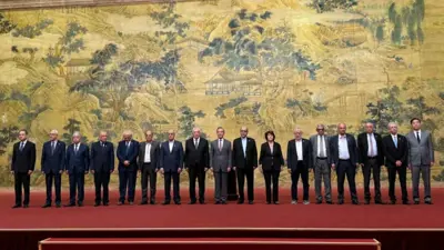 قادة الفصائل الفلسطينية مع وزير الخارجية الصيني وانج يي في بكين اليوم 