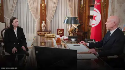  الرئيس التونسي قيس سعيد ورئيسة الحكومة سارة الزعفراني الزنزري